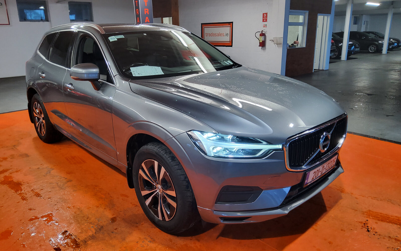 Volvo XC60 B4 (197hp) AWD Momentum Auto