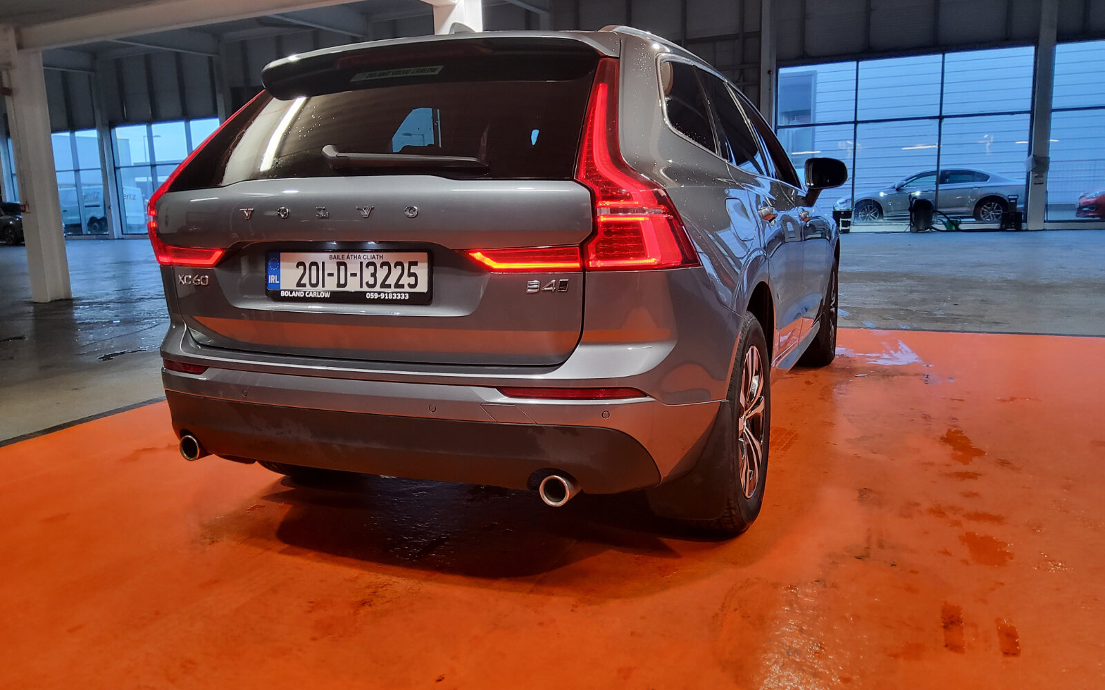 Volvo XC60 B4 (197hp) AWD Momentum Auto