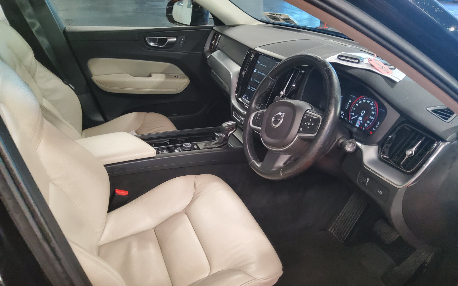 Volvo XC60 D4 (190hp) AWD Momentum Automatic