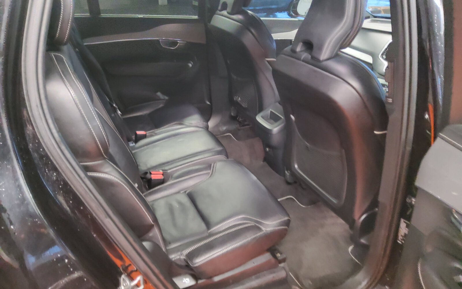 Volvo XC90 D5 (235hp) AWD R-Design Geartronic