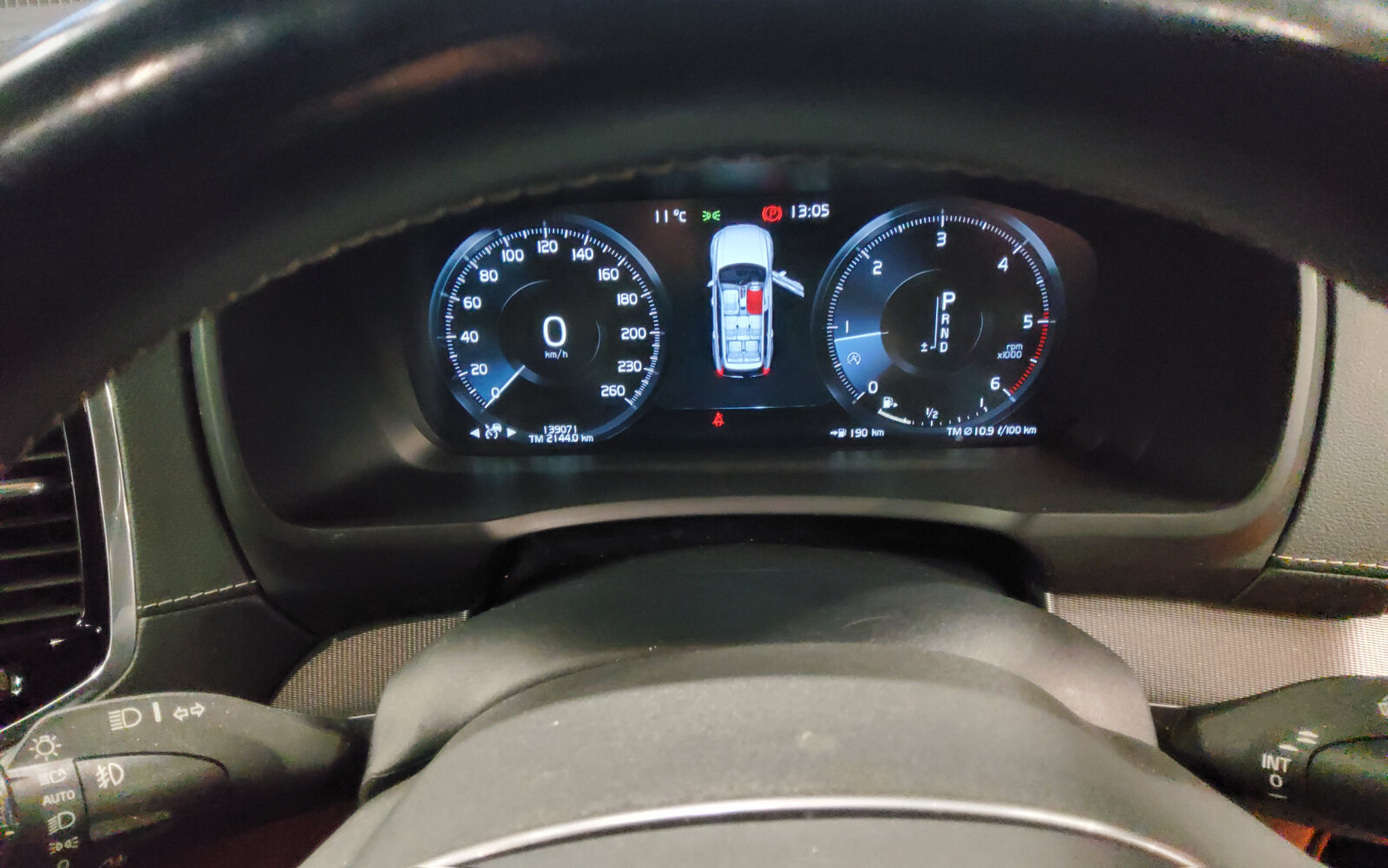 Volvo XC90 D5 (235hp) AWD R-Design Geartronic