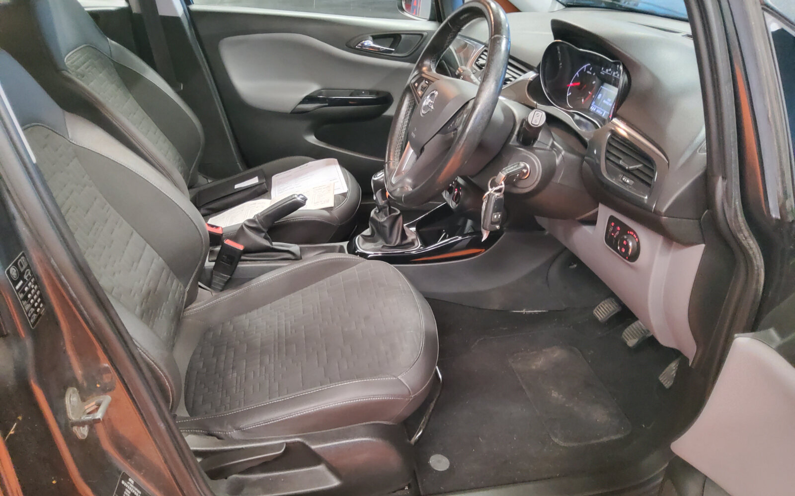 Opel Corsa 1.4 90PS SE