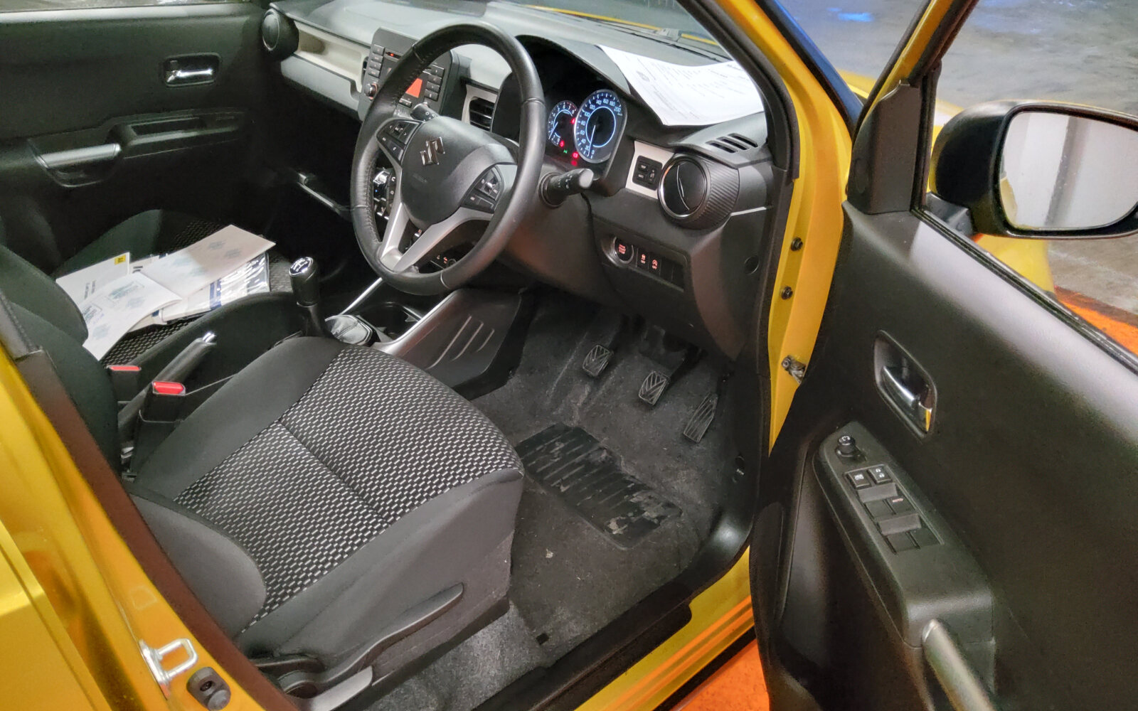 Suzuki Ignis 1.2 Hybrid SZ5 MT