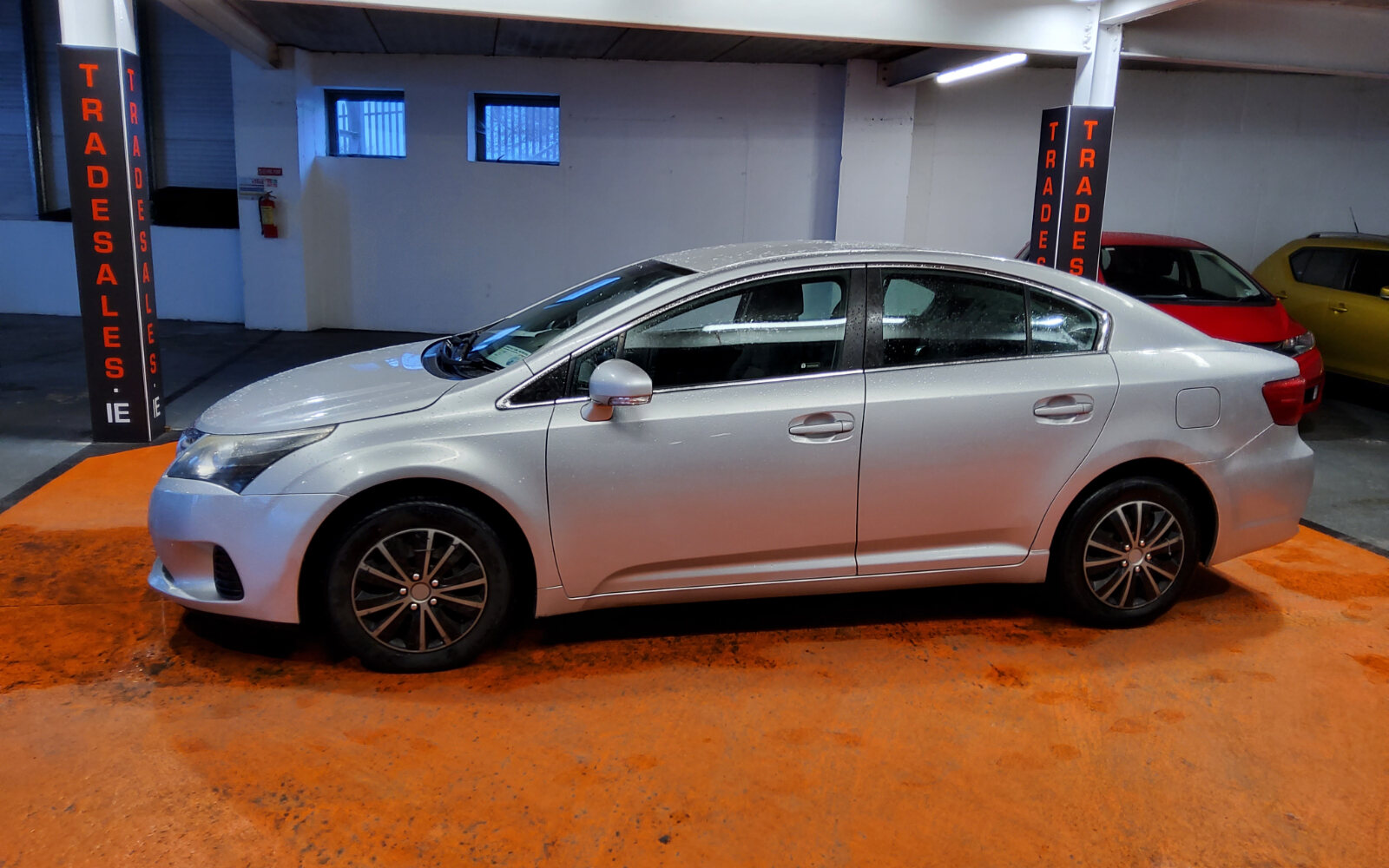 Toyota Avensis D-4D 125 (2.0) Terra Saloon