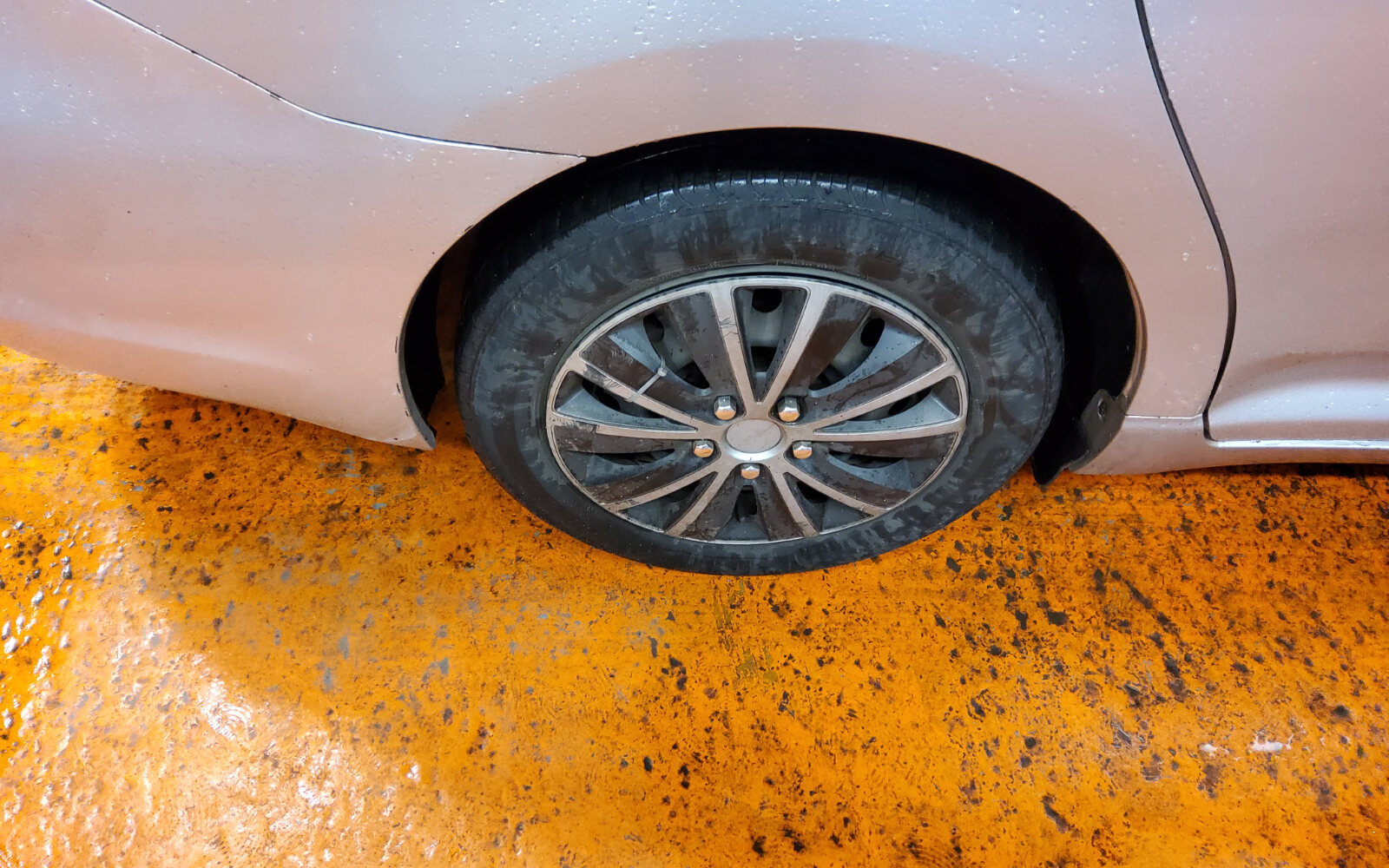 Toyota Avensis D-4D 125 (2.0) Terra Saloon