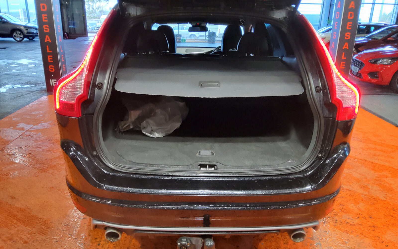 Volvo XC60 D4 (181hp) FWD R-Design