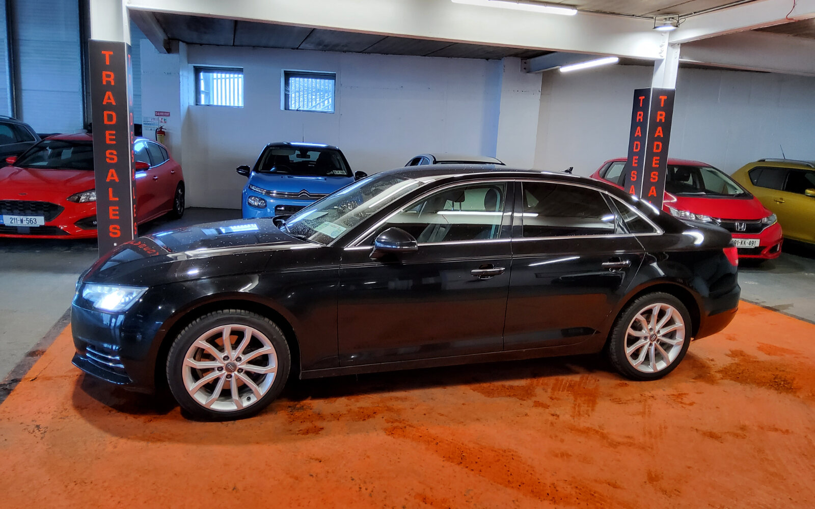 Audi A4 2.0TDI 150HP SE Ultra 18