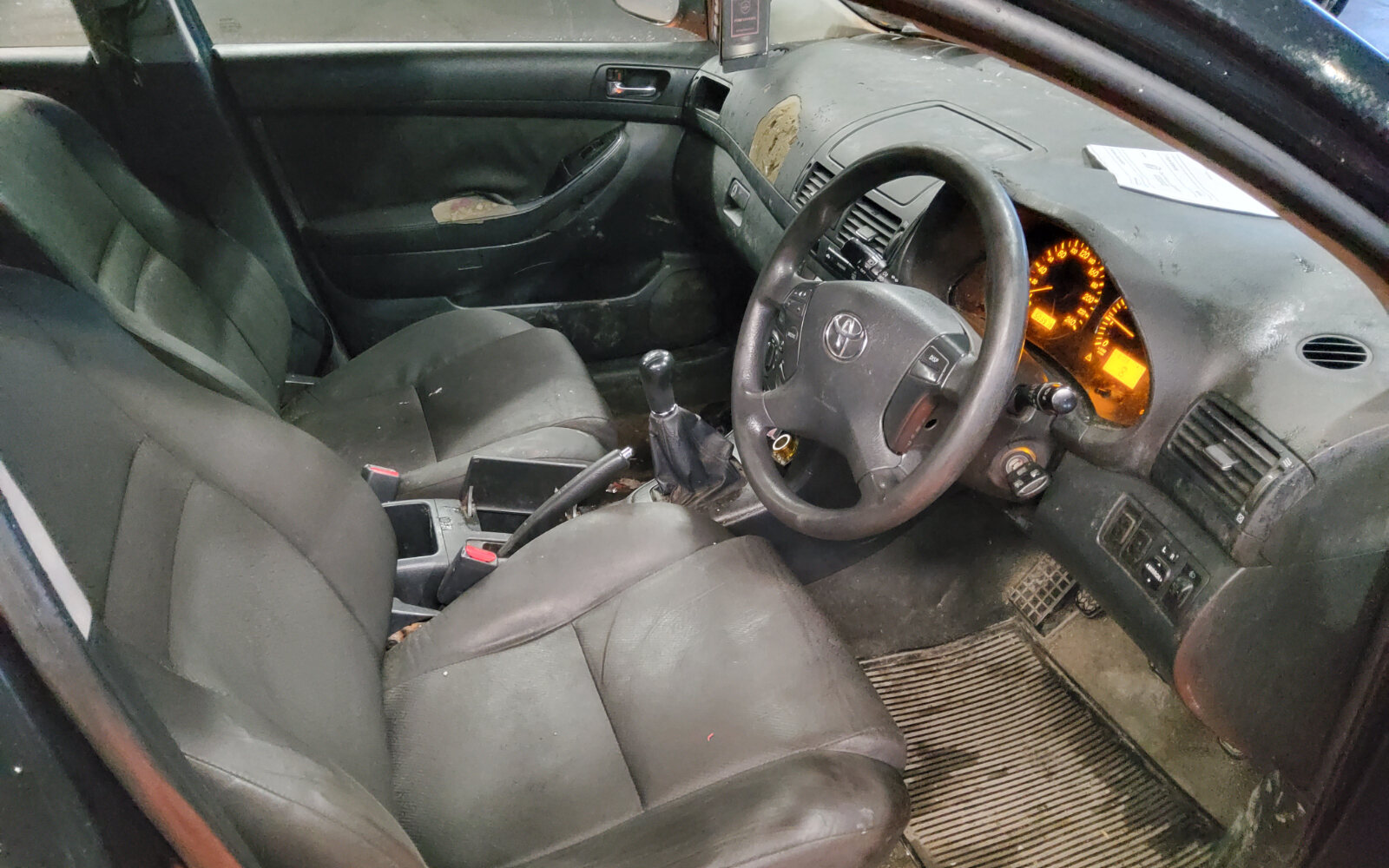 Toyota Avensis 1.6 VVT-i Strata