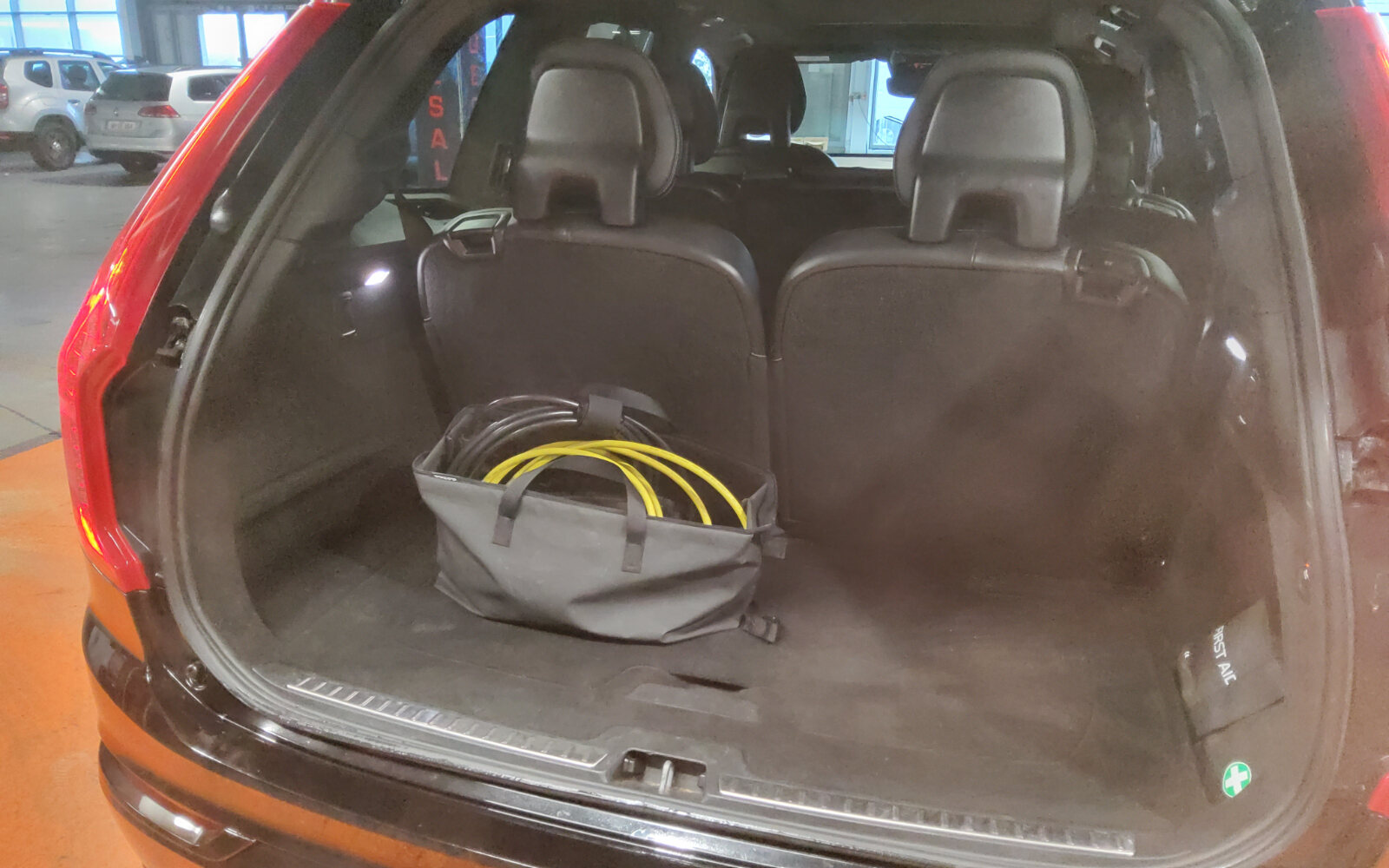 Volvo XC90 T8 (397hp) PHEV R-Design Auto AWD