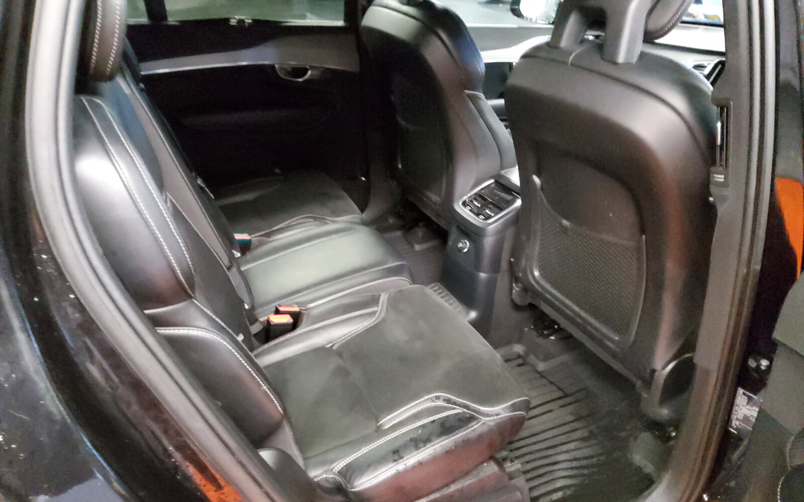 Volvo XC90 T8 (397hp) PHEV R-Design Auto AWD