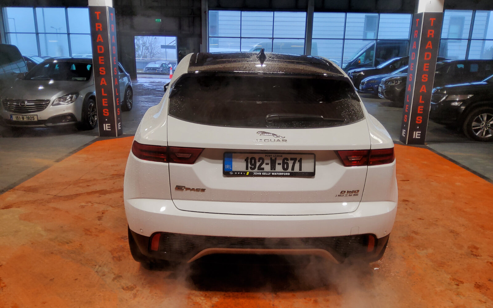 Jaguar E-Pace 2.0D I4 150 PS FWD Manual Standard