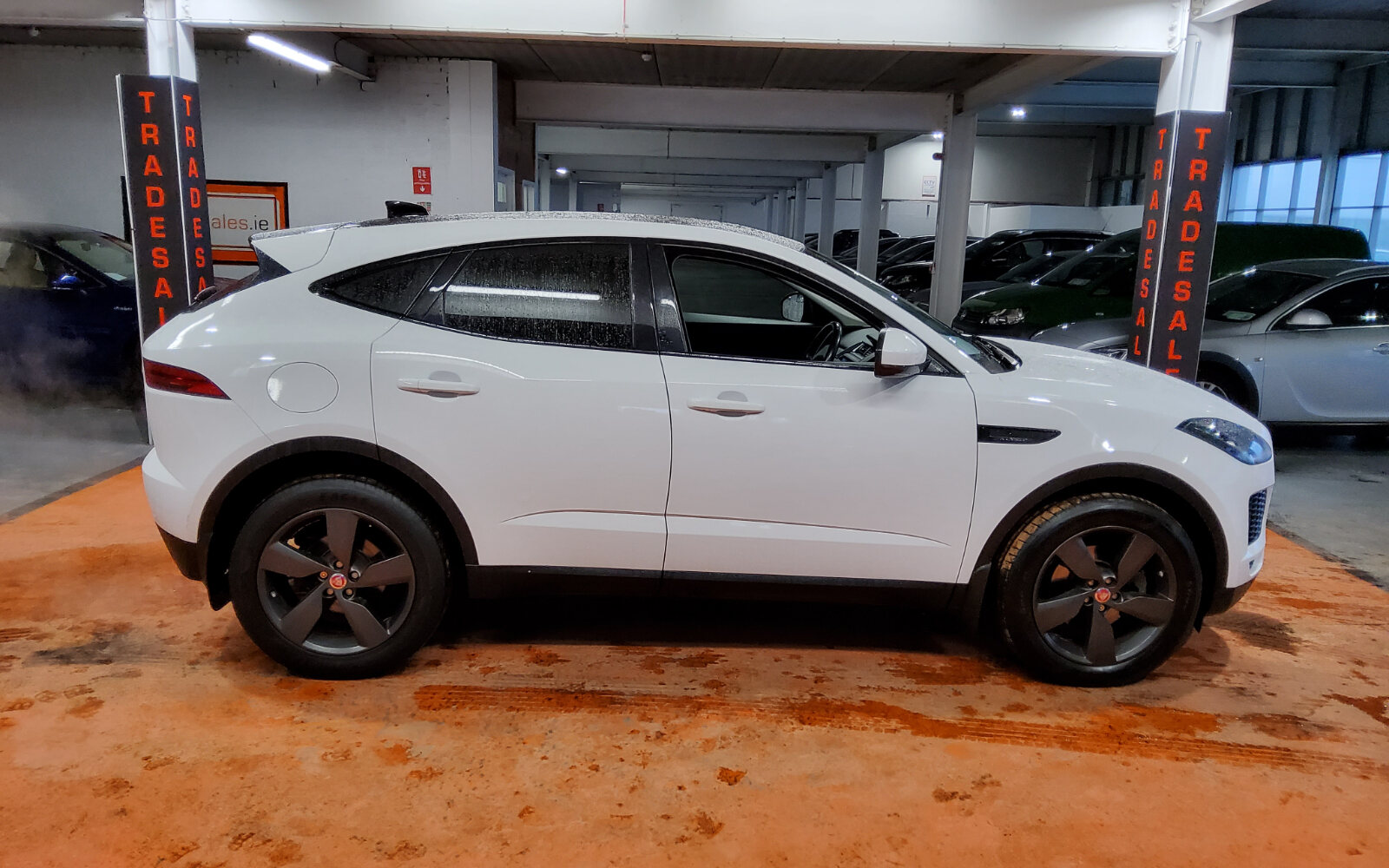 Jaguar E-Pace 2.0D I4 150 PS FWD Manual Standard