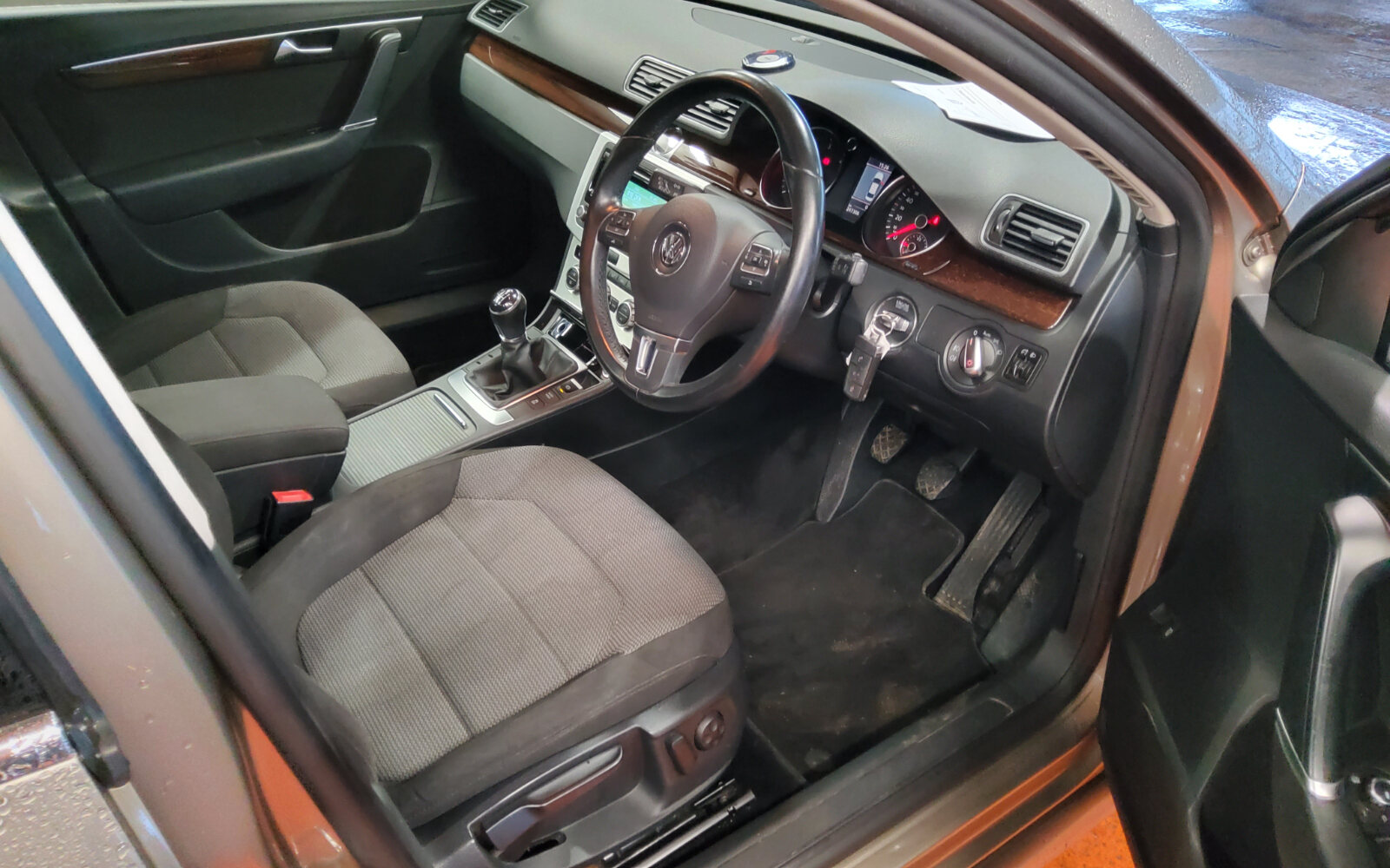 Volkswagen Passat 1.6 TDI COMFORTLINE BLUEMOTION TECH