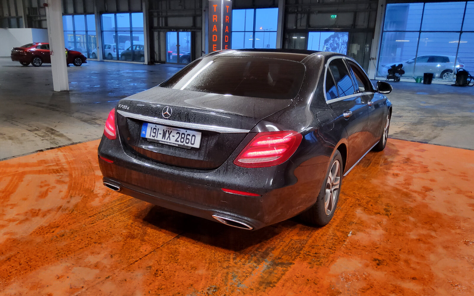 Mercedes-Benz E-Class E 220 D AVANTGARD 18% A/T