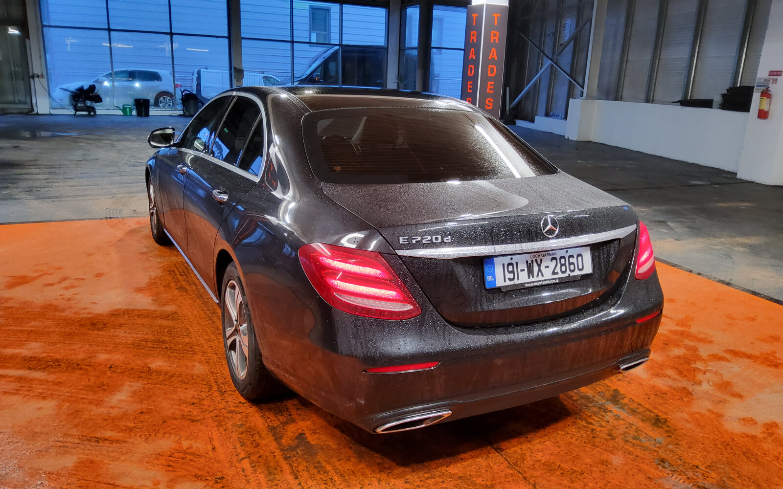 Mercedes-Benz E-Class E 220 D AVANTGARD 18% A/T