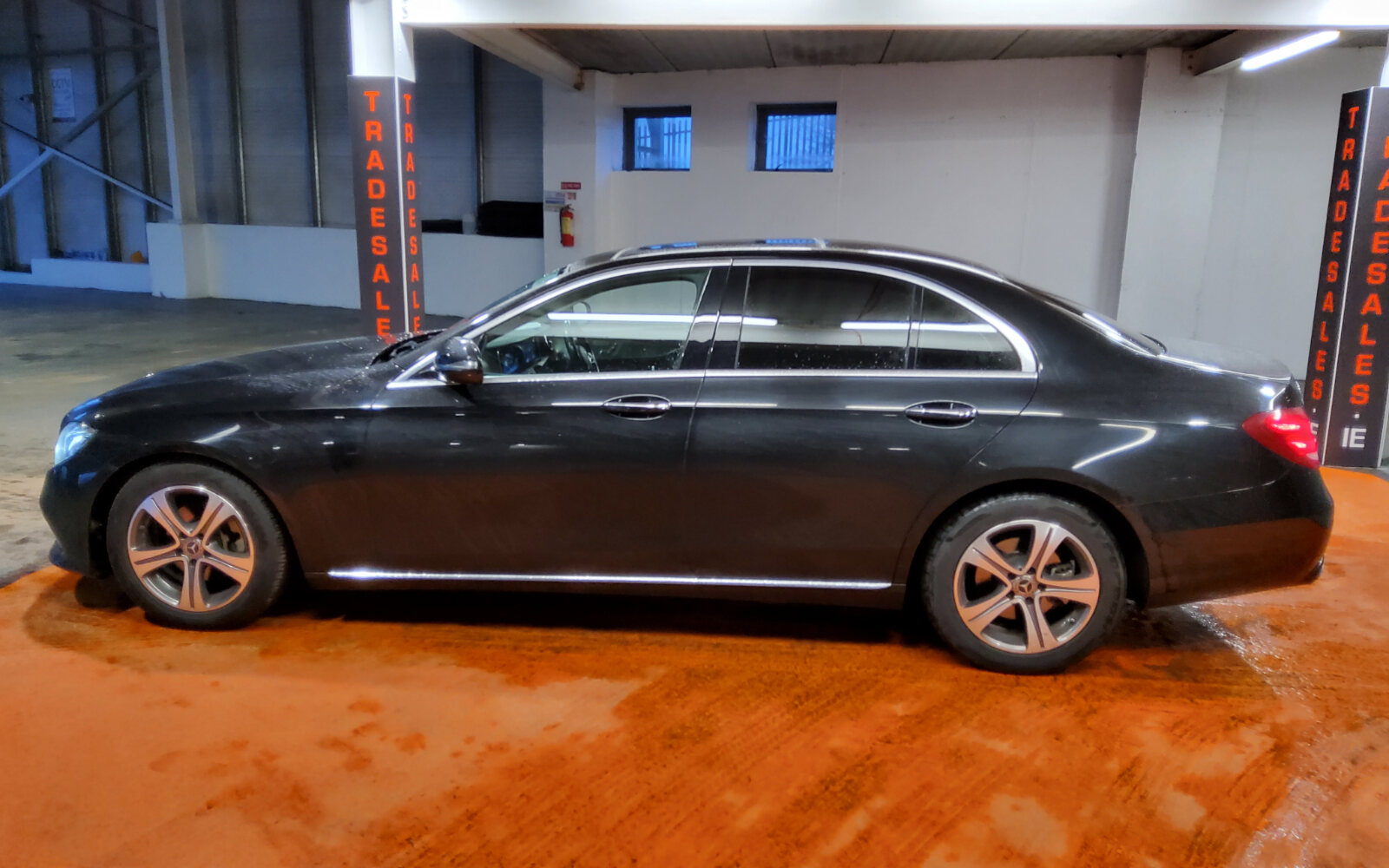 Mercedes-Benz E-Class E 220 D AVANTGARD 18% A/T