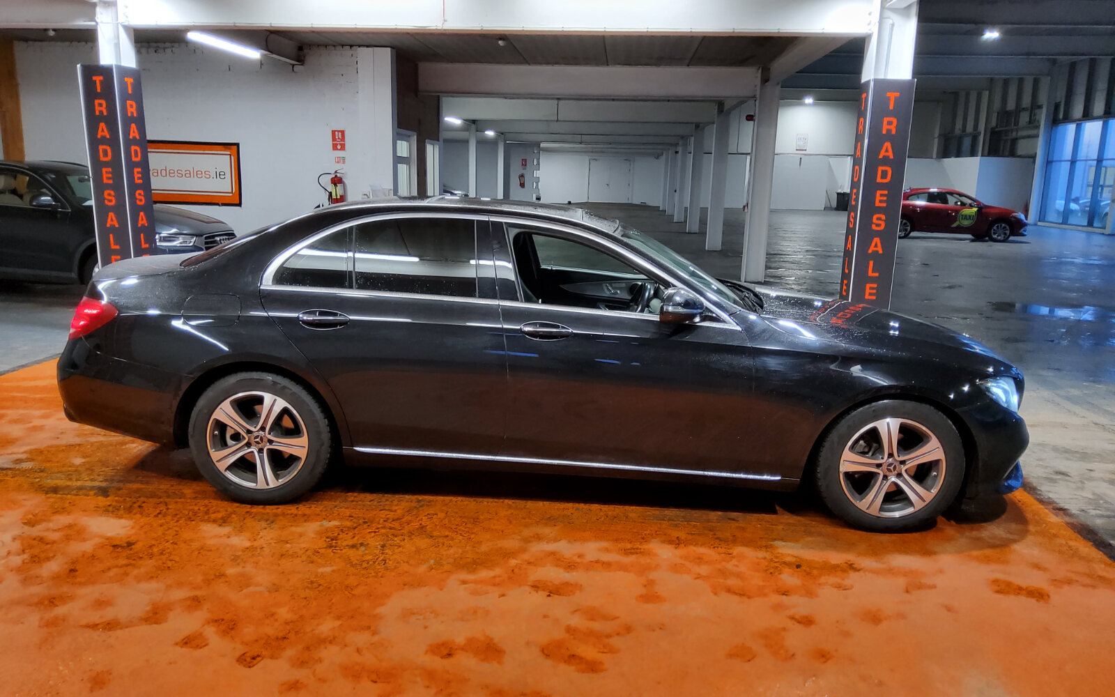 Mercedes-Benz E-Class E 220 D AVANTGARD 18% A/T