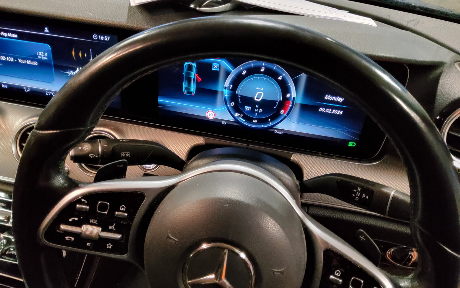 Mercedes-Benz E-Class E 220 D AVANTGARD 18% A/T