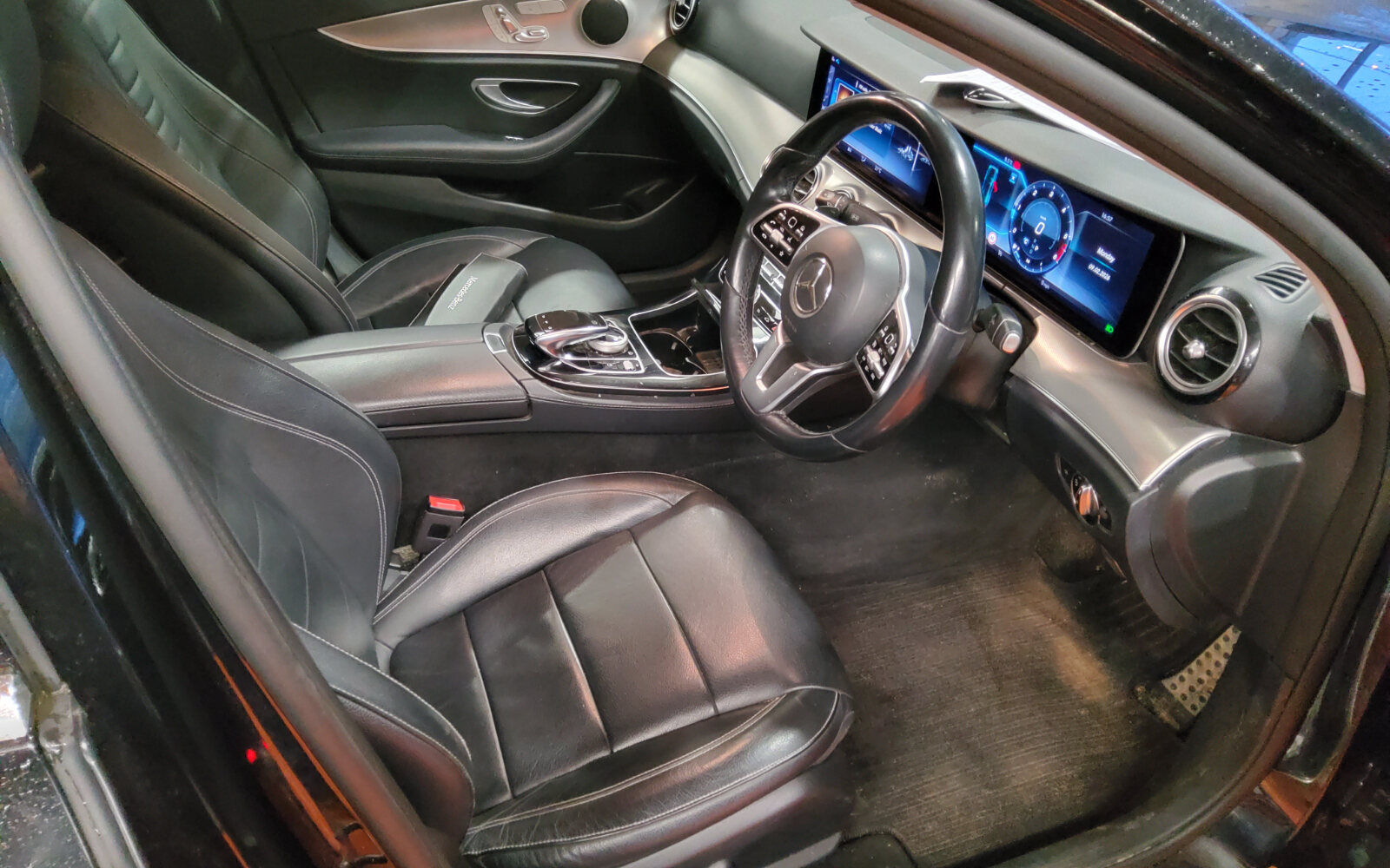 Mercedes-Benz E-Class E 220 D AVANTGARD 18% A/T