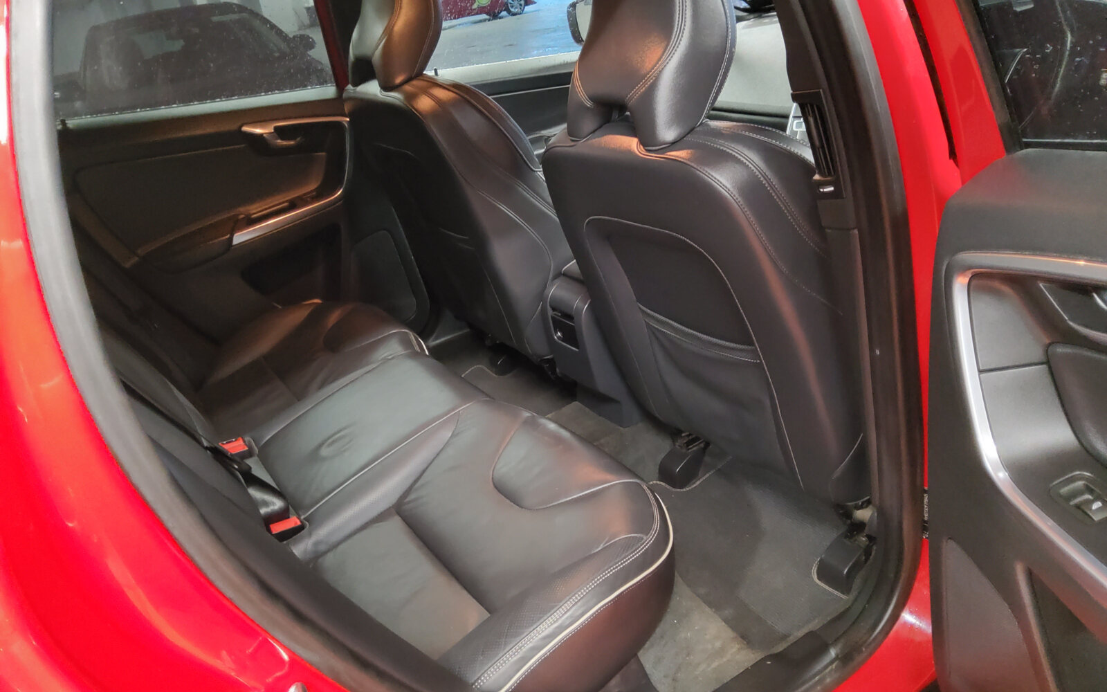 Volvo XC60 D4 (181hp) FWD R-Design