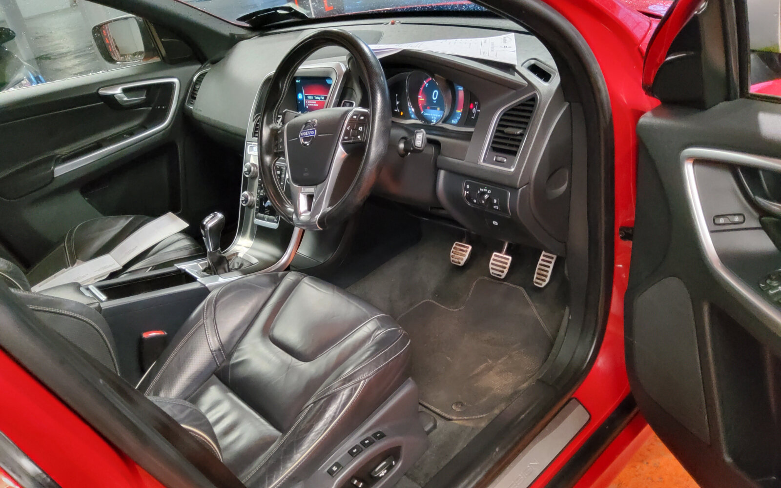 Volvo XC60 D4 (181hp) FWD R-Design