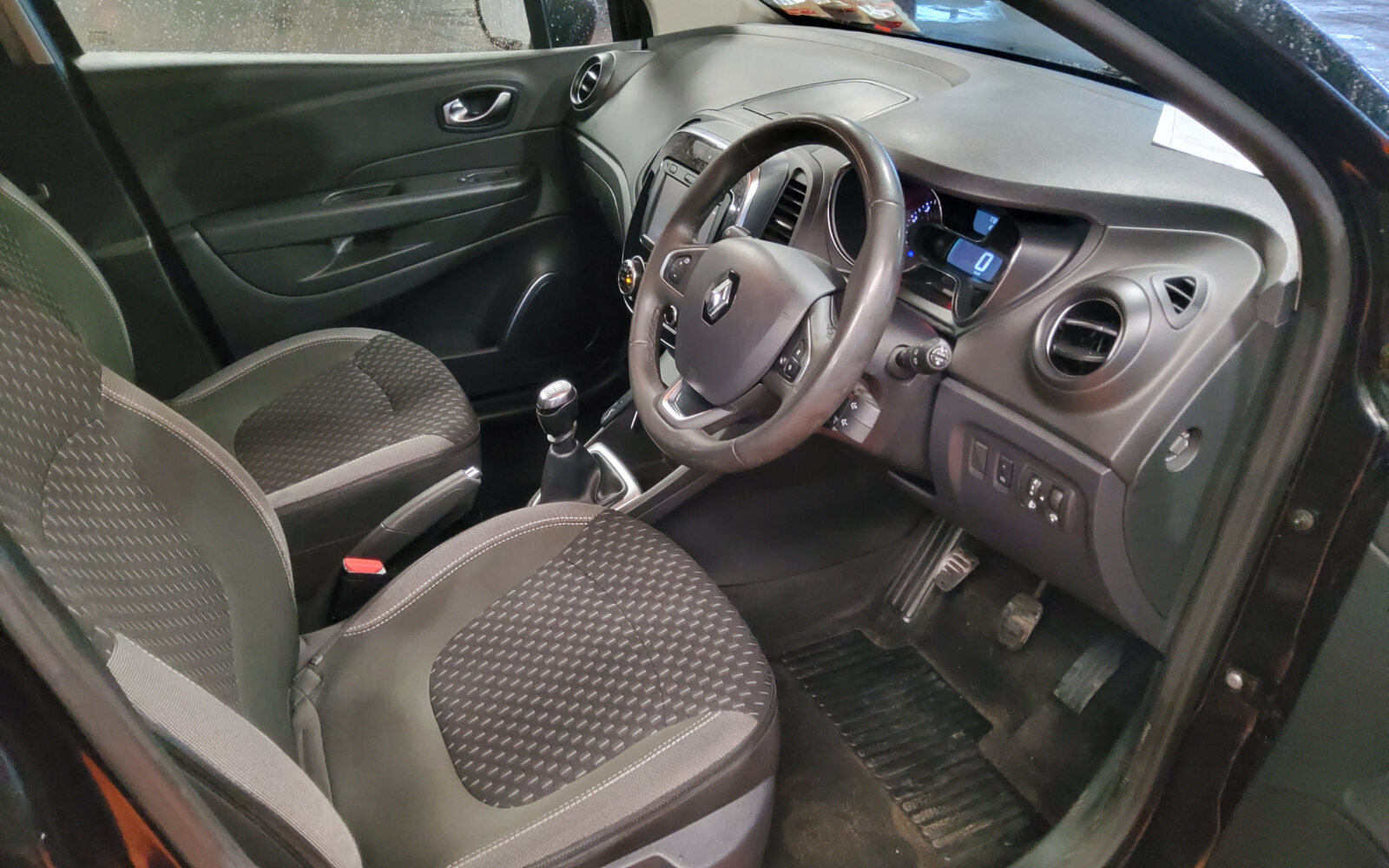 Renault Captur dCi 90 SIGNATURE X NAV