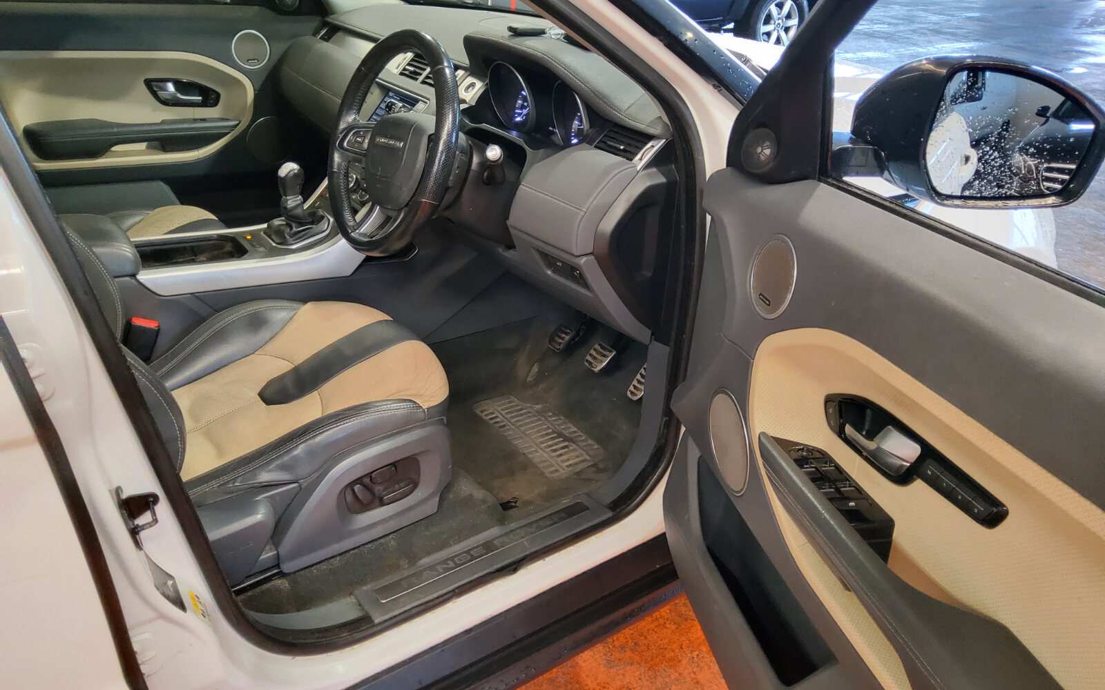 Land Rover Range Rover Evoque 2.2 TD4 150HP 4WD DYNAMIC