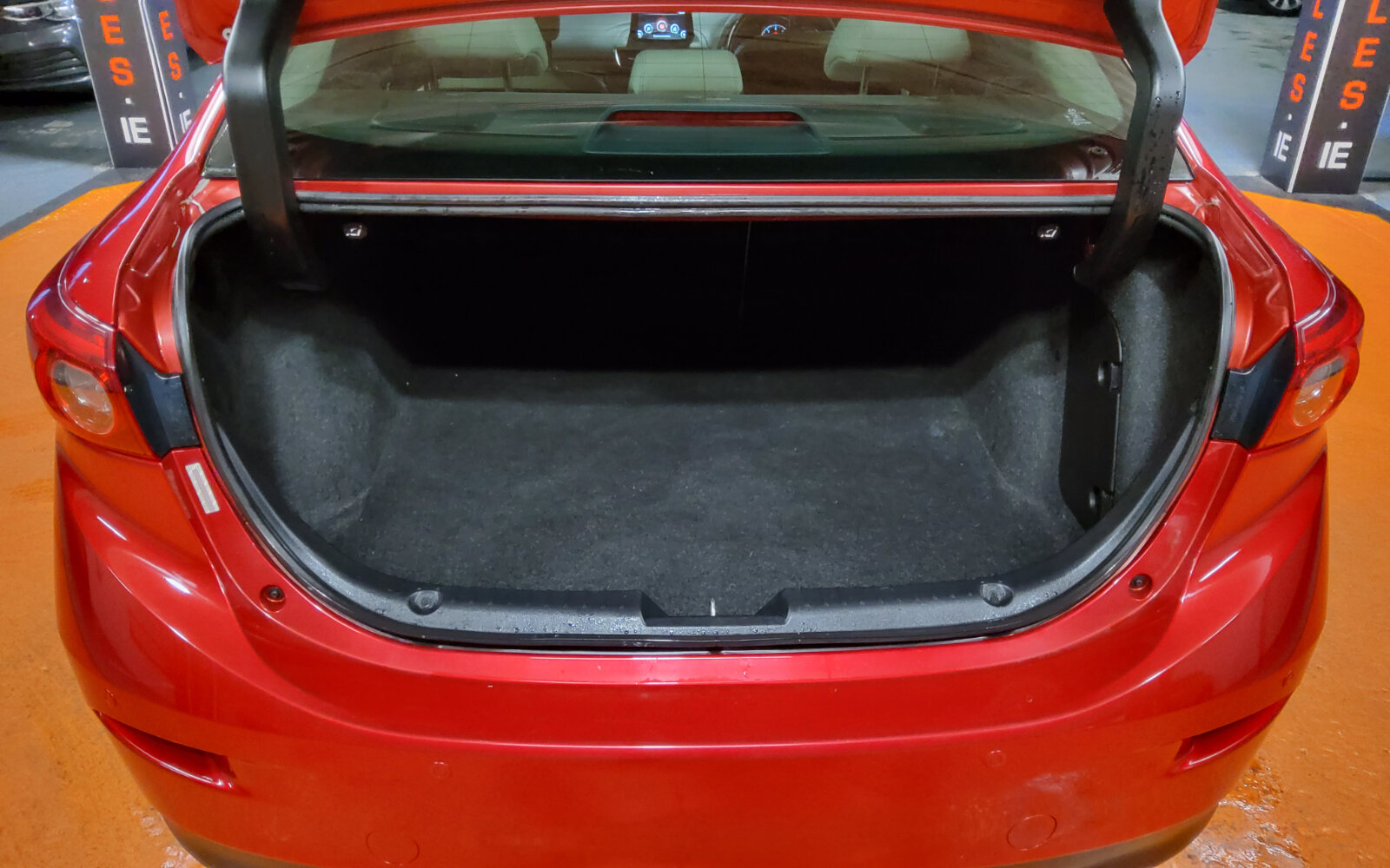 Mazda Mazda3 1.5D 4DR (105ps) PLATINUM BL