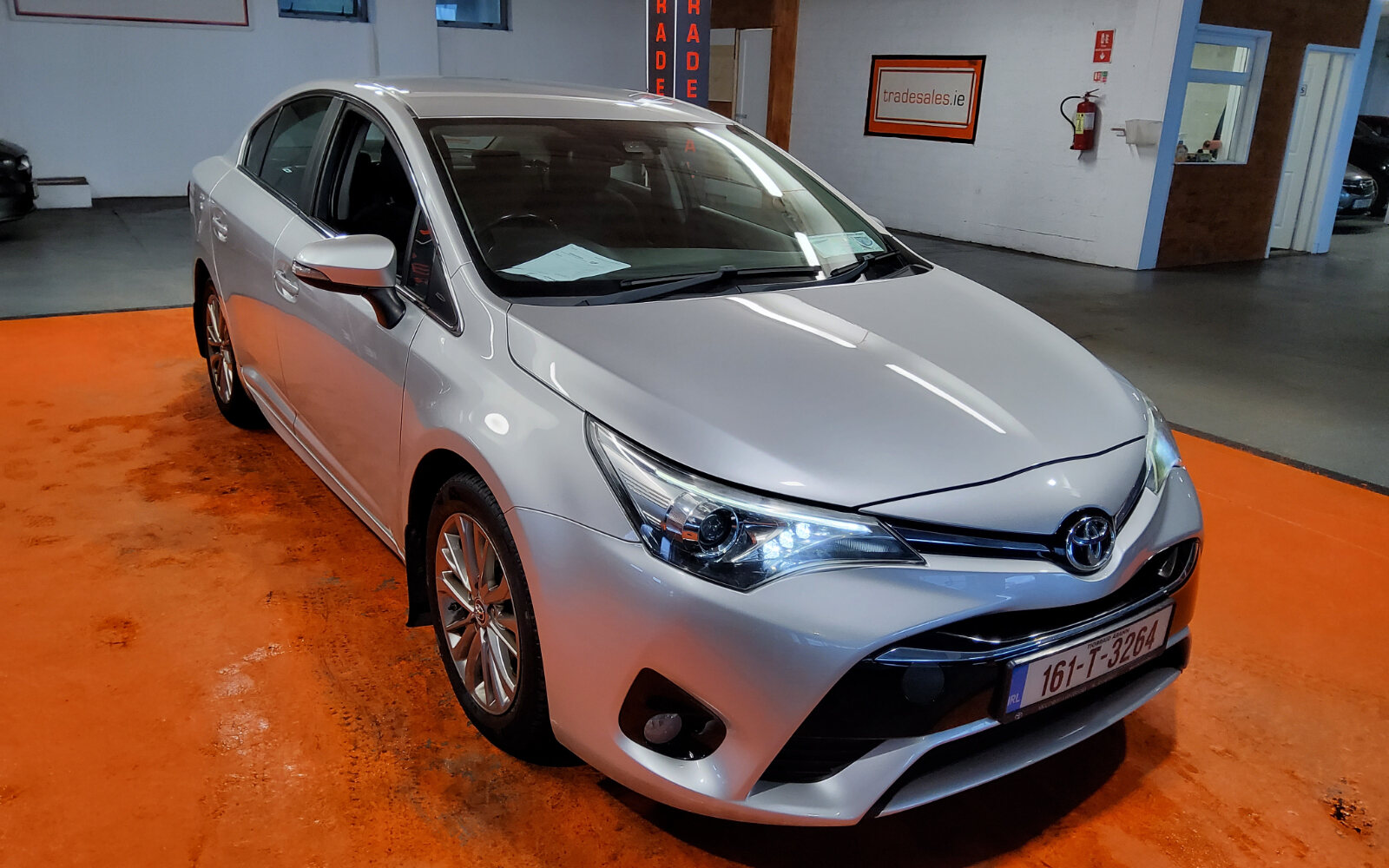 Toyota Avensis 2.0 D-4D (143) Luna Navi