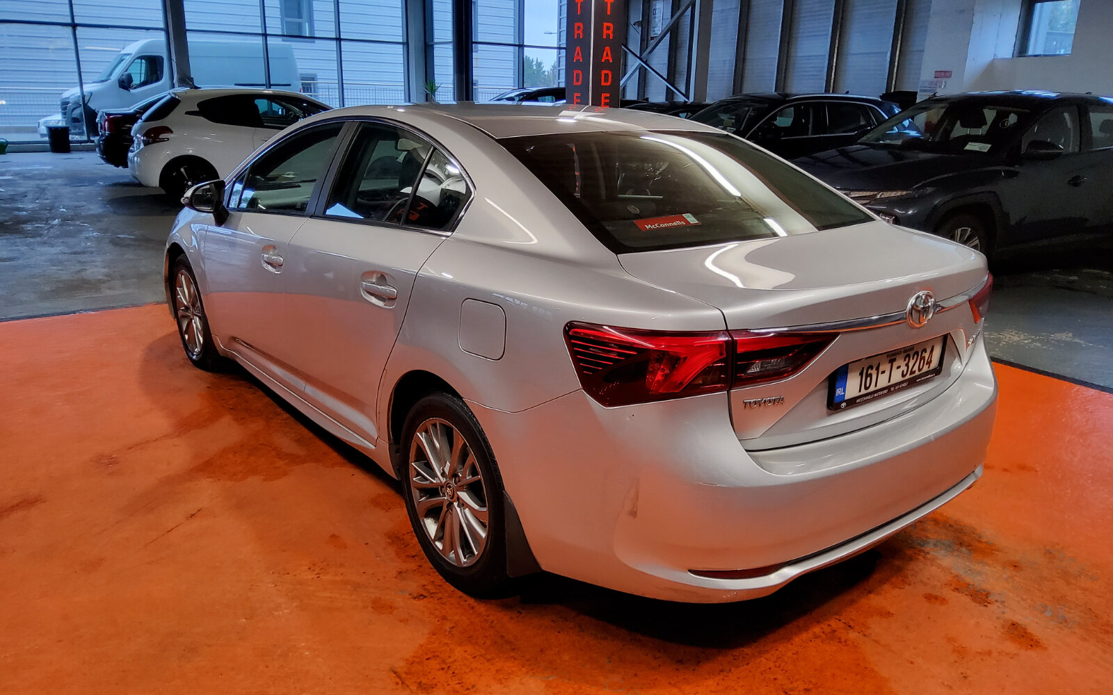 Toyota Avensis 2.0 D-4D (143) Luna Navi