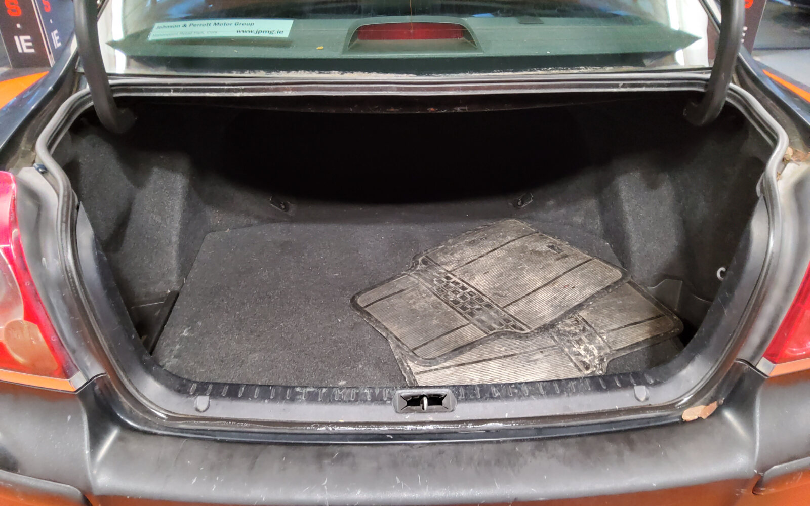 Toyota Avensis 1.6 VVT-i Strata