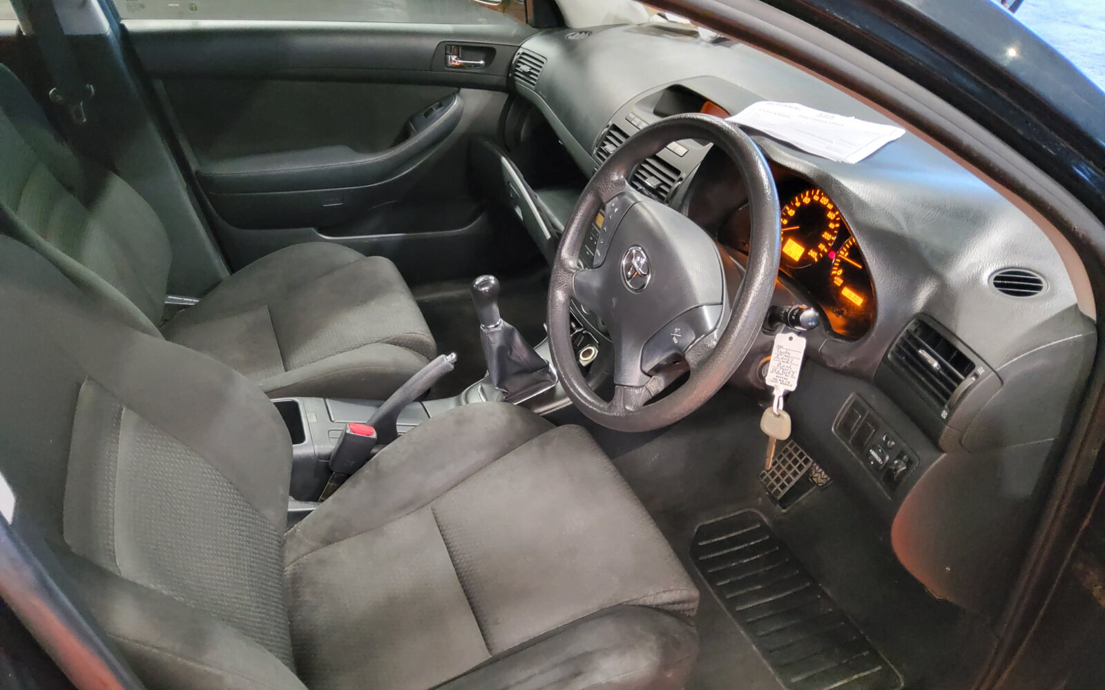 Toyota Avensis 1.6 VVT-i Strata