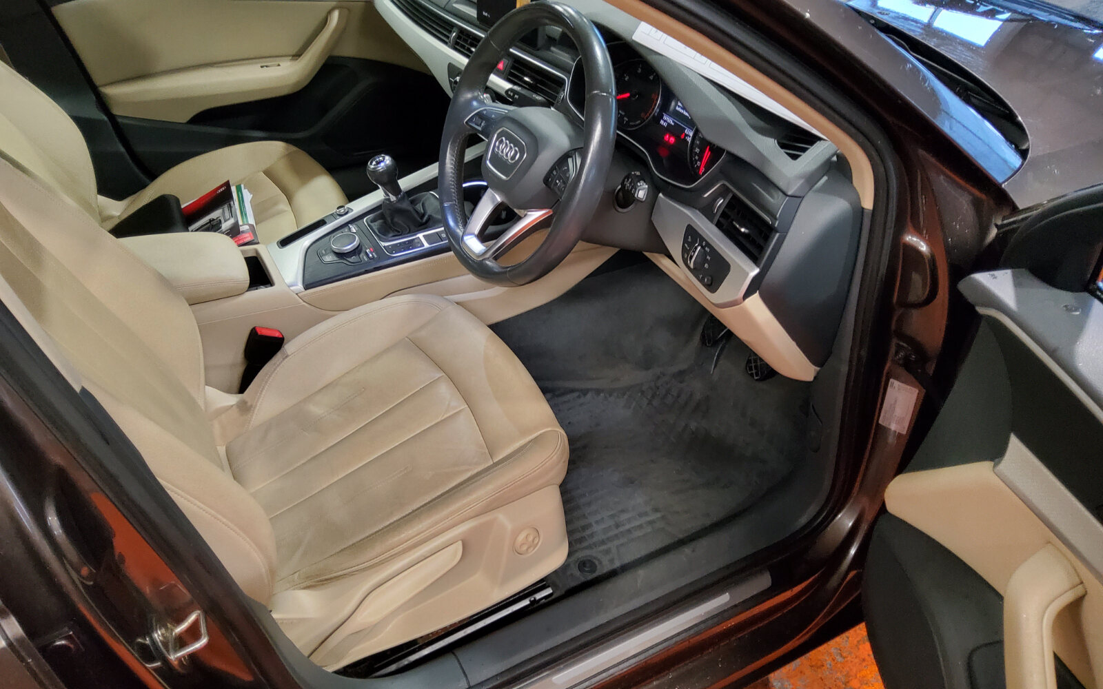 Audi A4 2.0TDI 136HP SE