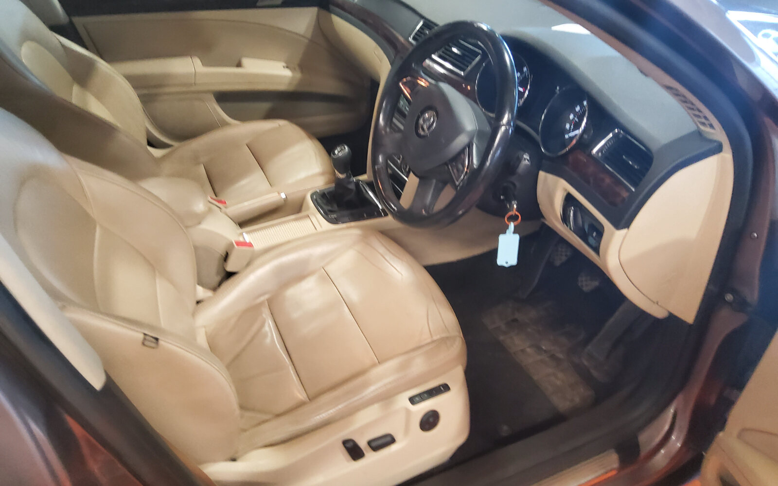 Skoda Superb 2.0 TDI 140HP Elegance