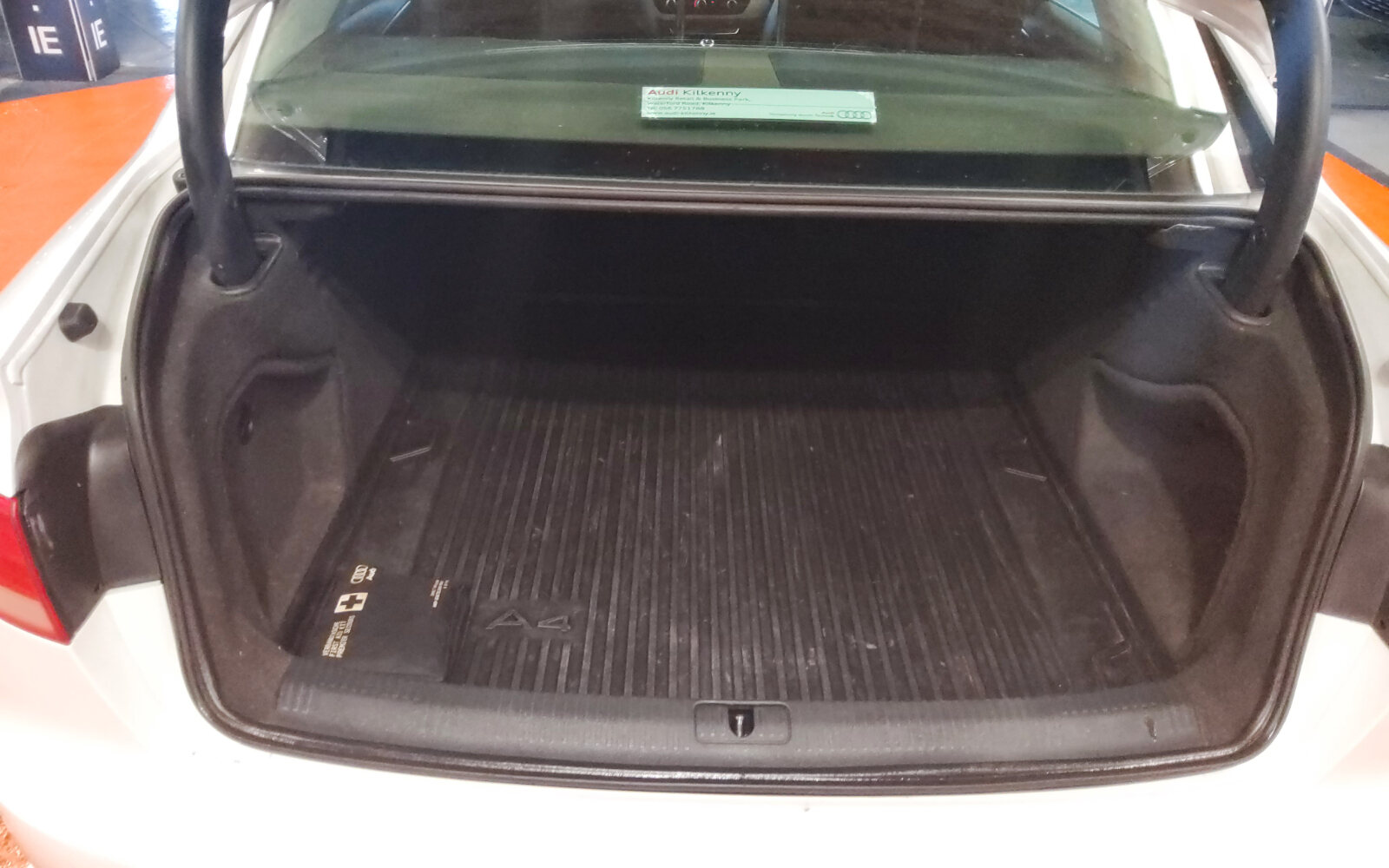 Audi A4 2.0TDI 150HP SE Ultra