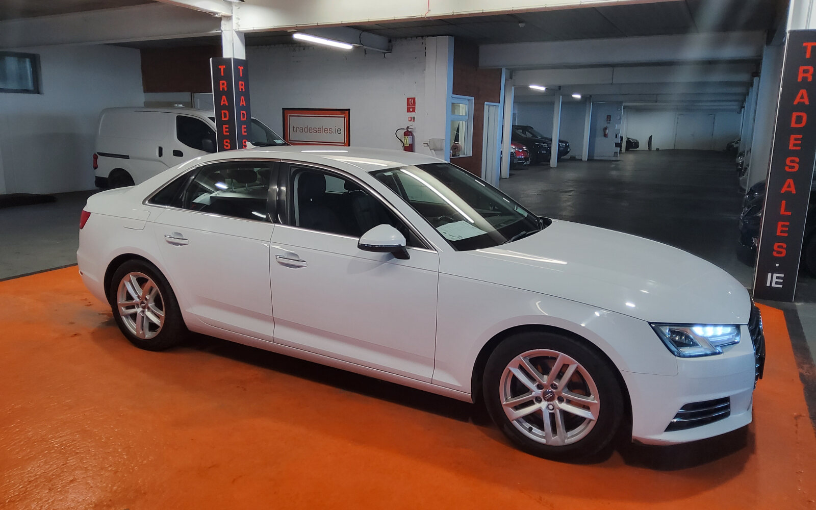 Audi A4 2.0TDI 150HP SE Ultra