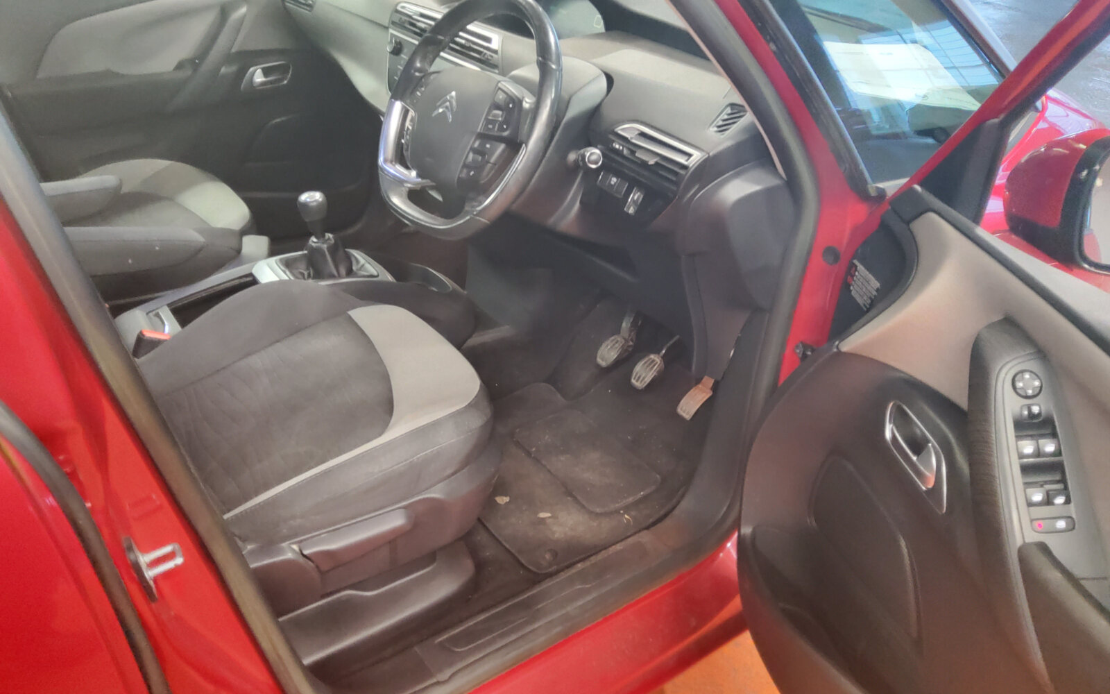 Citroen C4 Picasso 1.6 e-HDi 115 manual 6-speed Exclusive