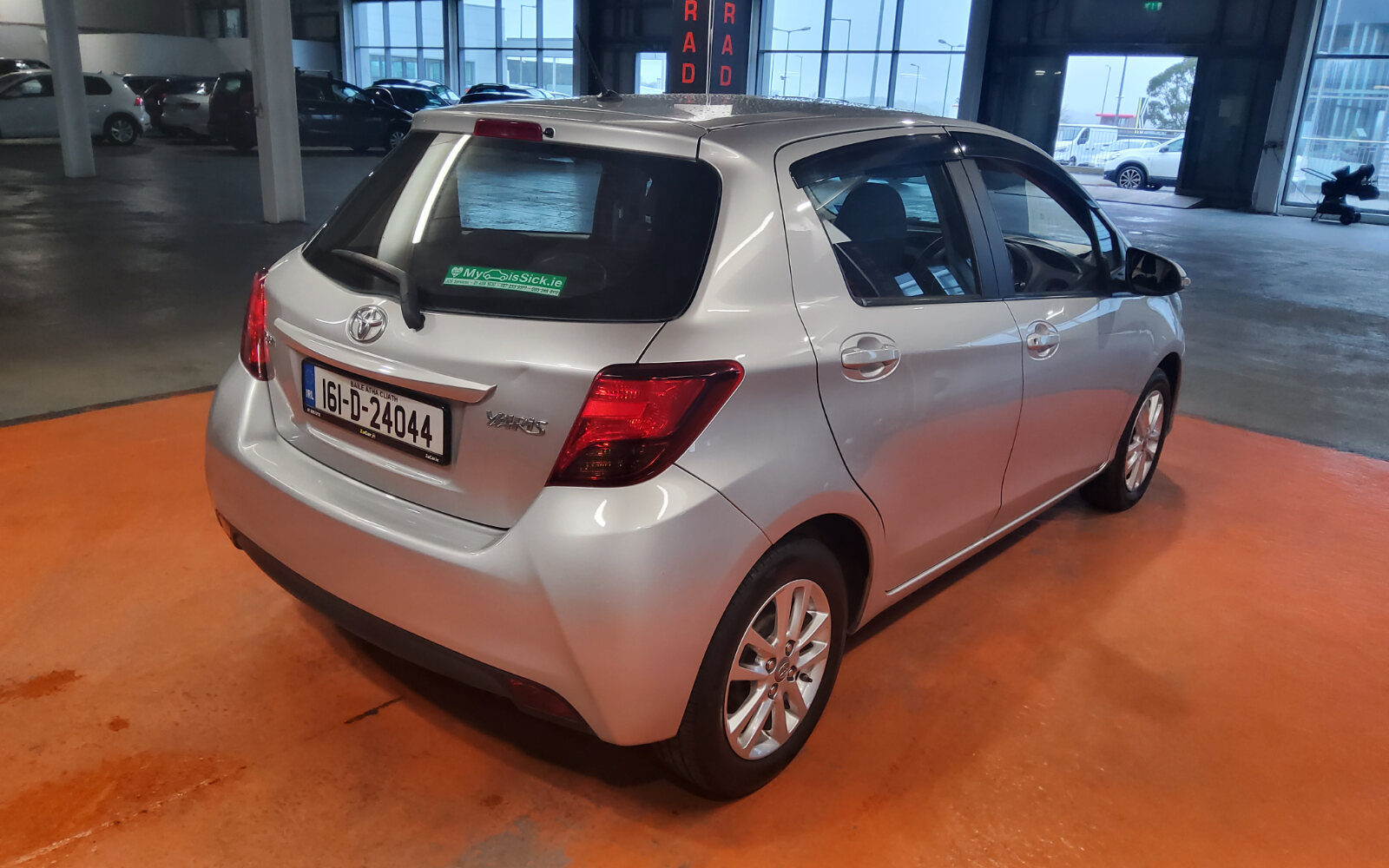 Toyota Yaris 1.0 VVT-i 3Dr Aura
