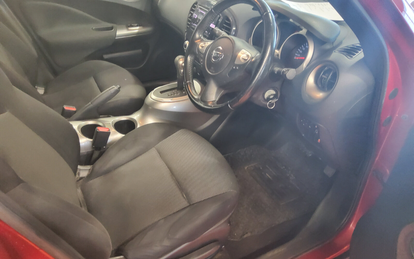 Nissan Juke 1.6 litre petrol SV CVT