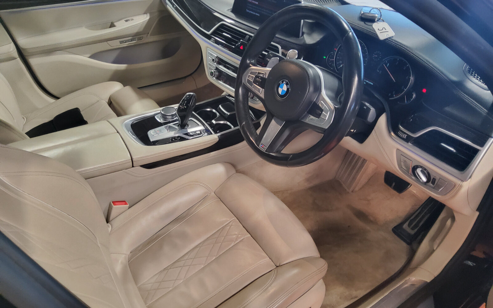 BMW 7-Series 