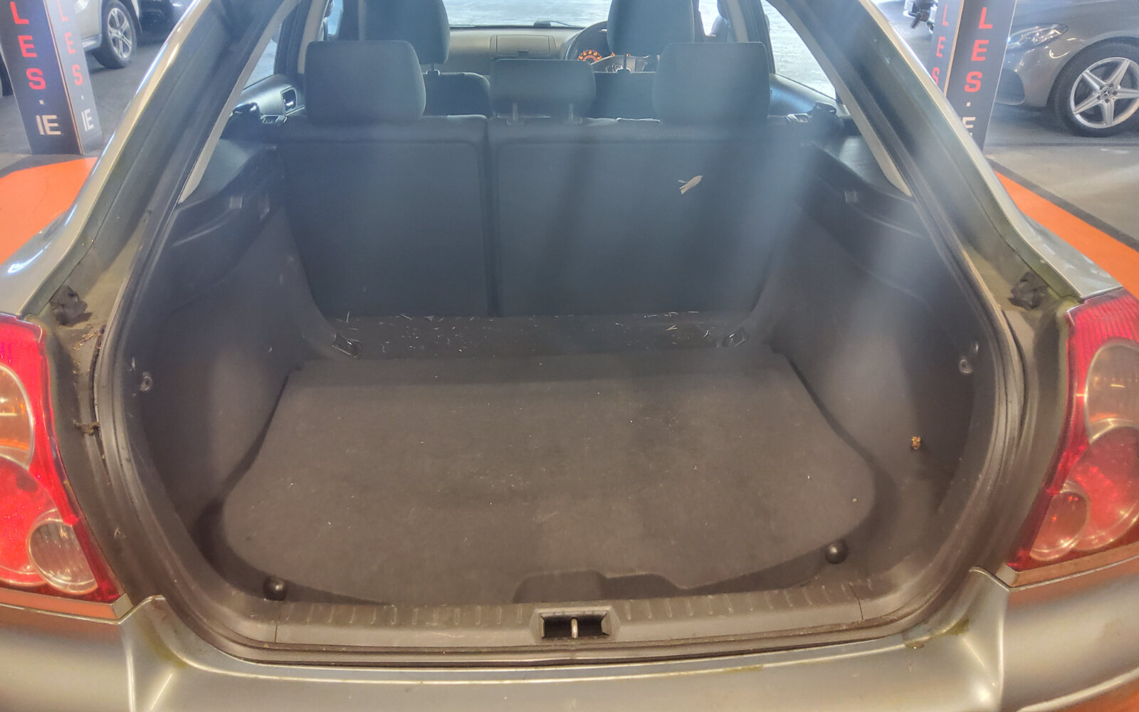 Toyota Avensis 2.0 D-4D Aura