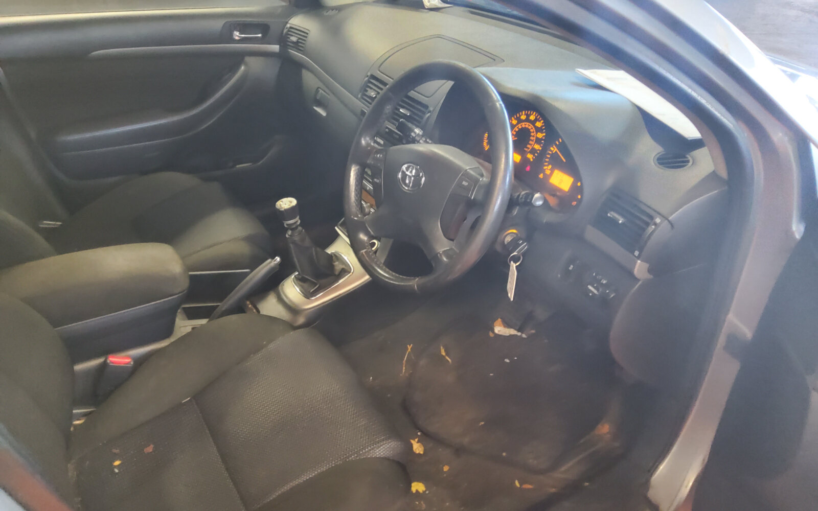 Toyota Avensis 2.0 D-4D Aura