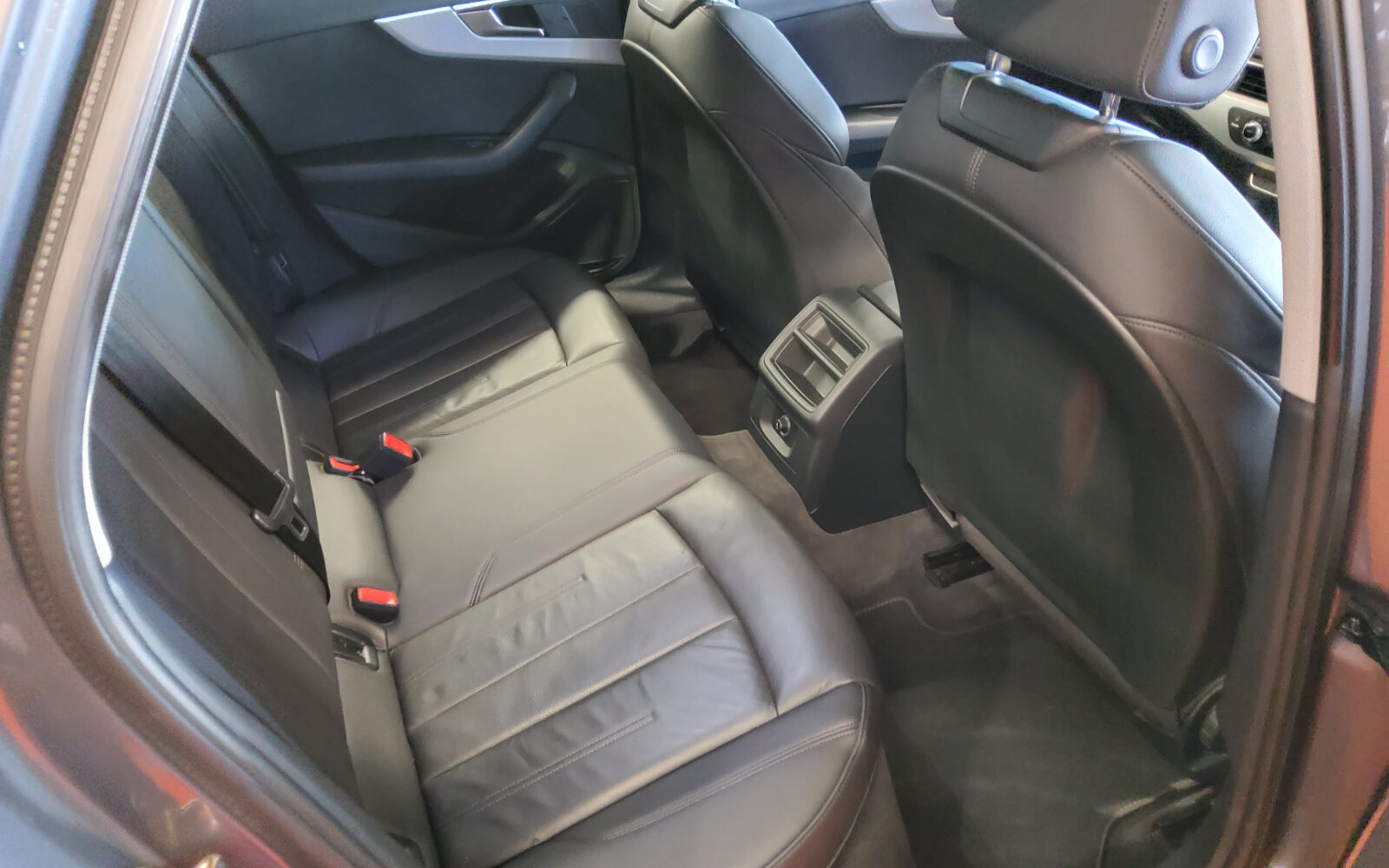 Audi A4 35TDI 150HP S tronic S Line