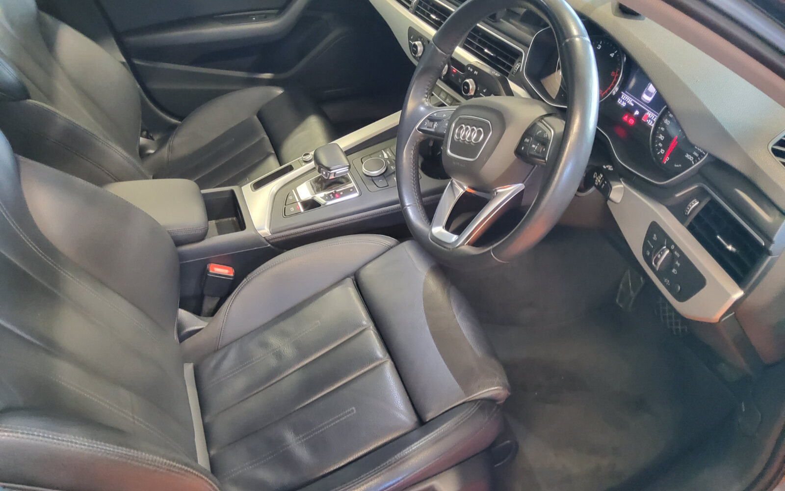 Audi A4 35TDI 150HP S tronic S Line