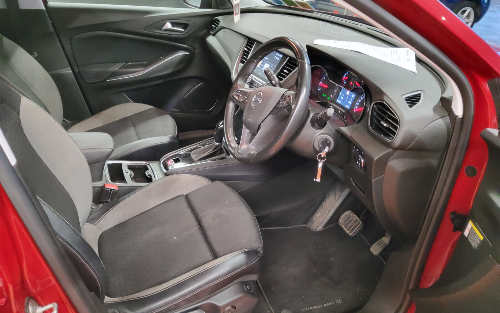 Opel Grandland X SRi 1.2i 130PS 6 Speed Auto