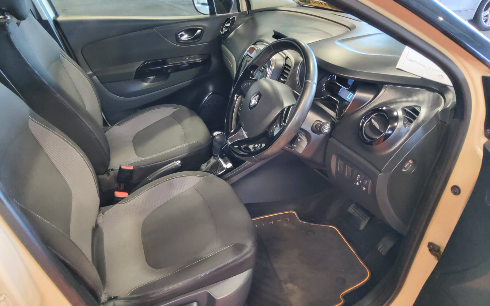 Renault Captur dCi 90 S&S INTENSE Auto