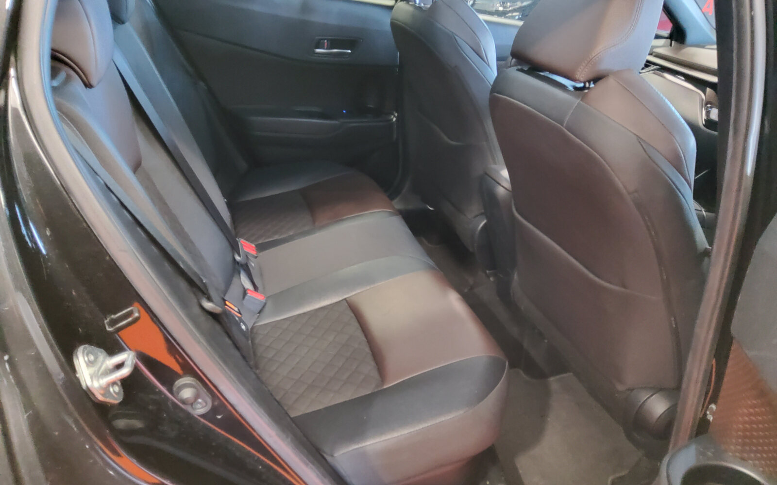 Toyota C-HR 1.8 HYBRID SOL