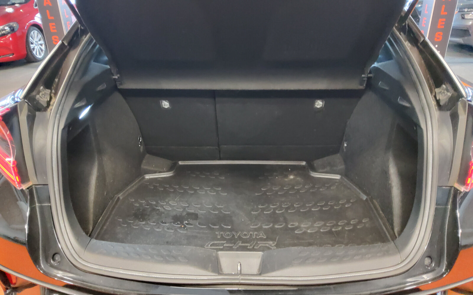 Toyota C-HR 1.8 HYBRID SOL