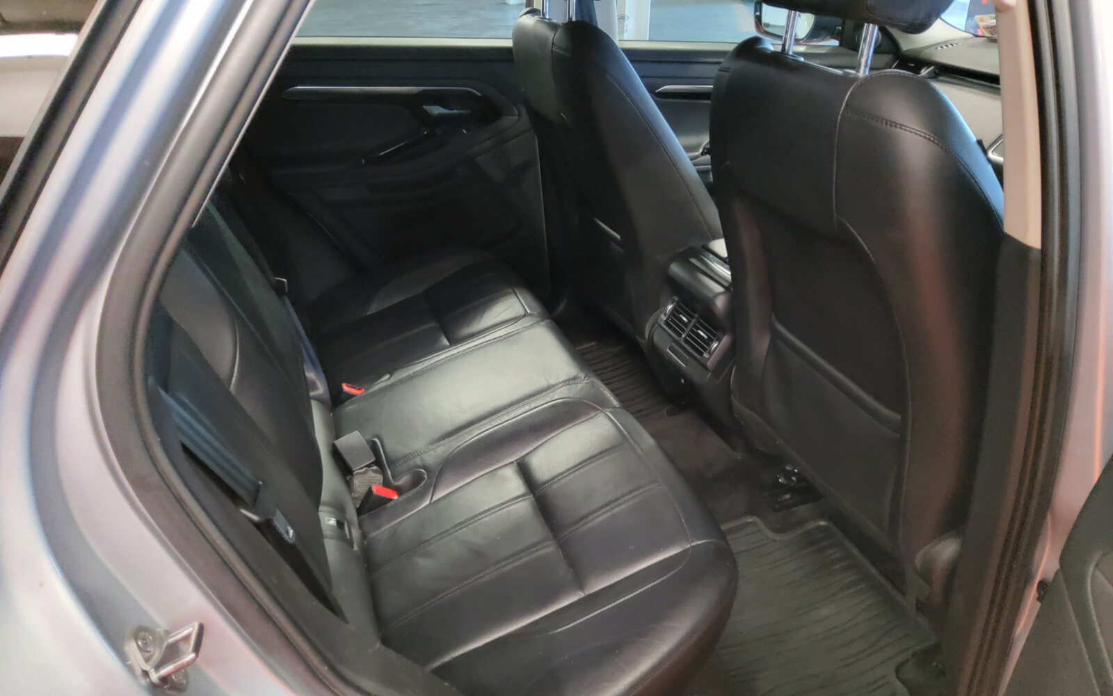 Land Rover Range Rover Evoque 2.0D I4 180 PS AWD Auto First Edition