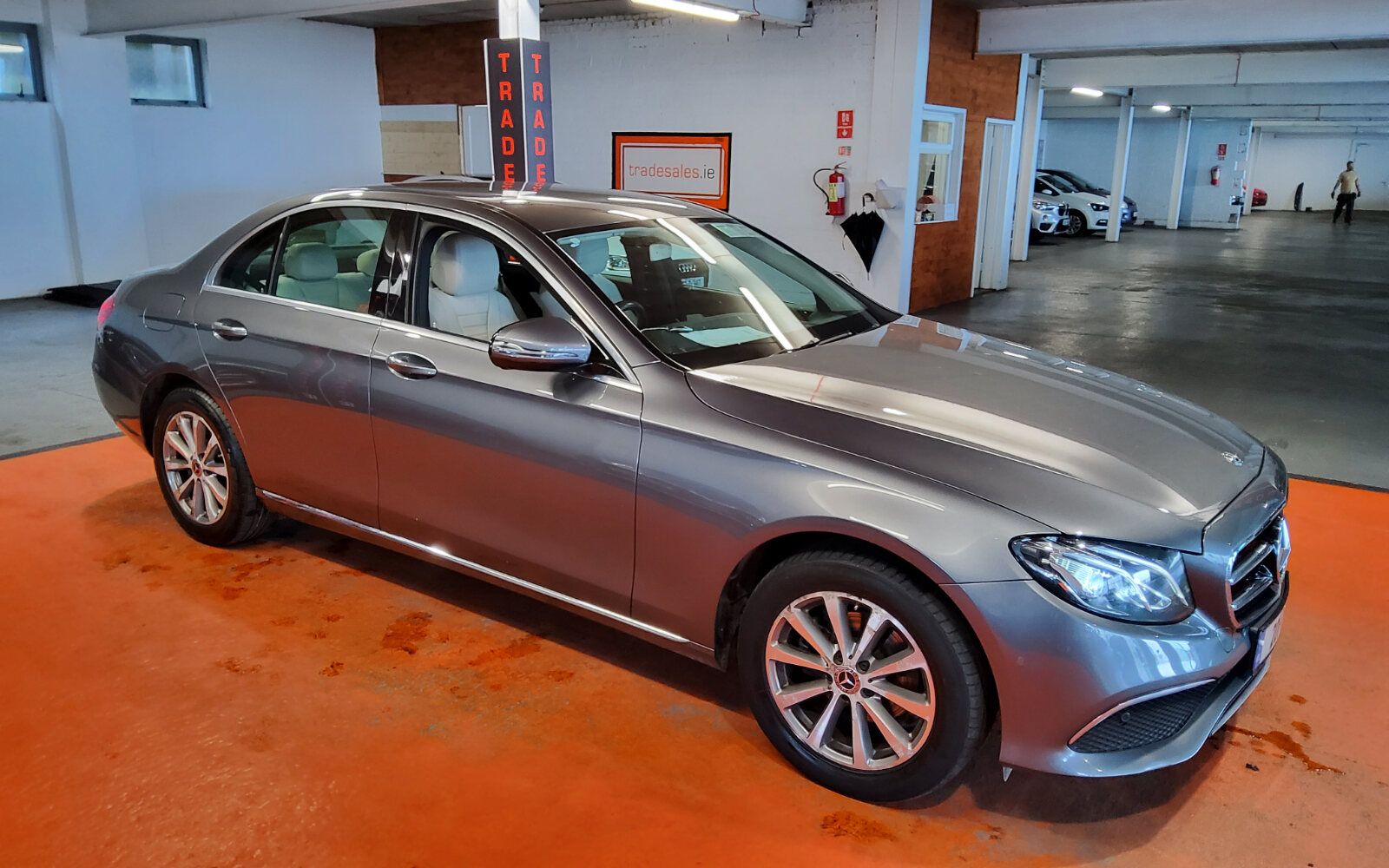 Mercedes-Benz E-Class E 200 D A/T AVANTGARDE